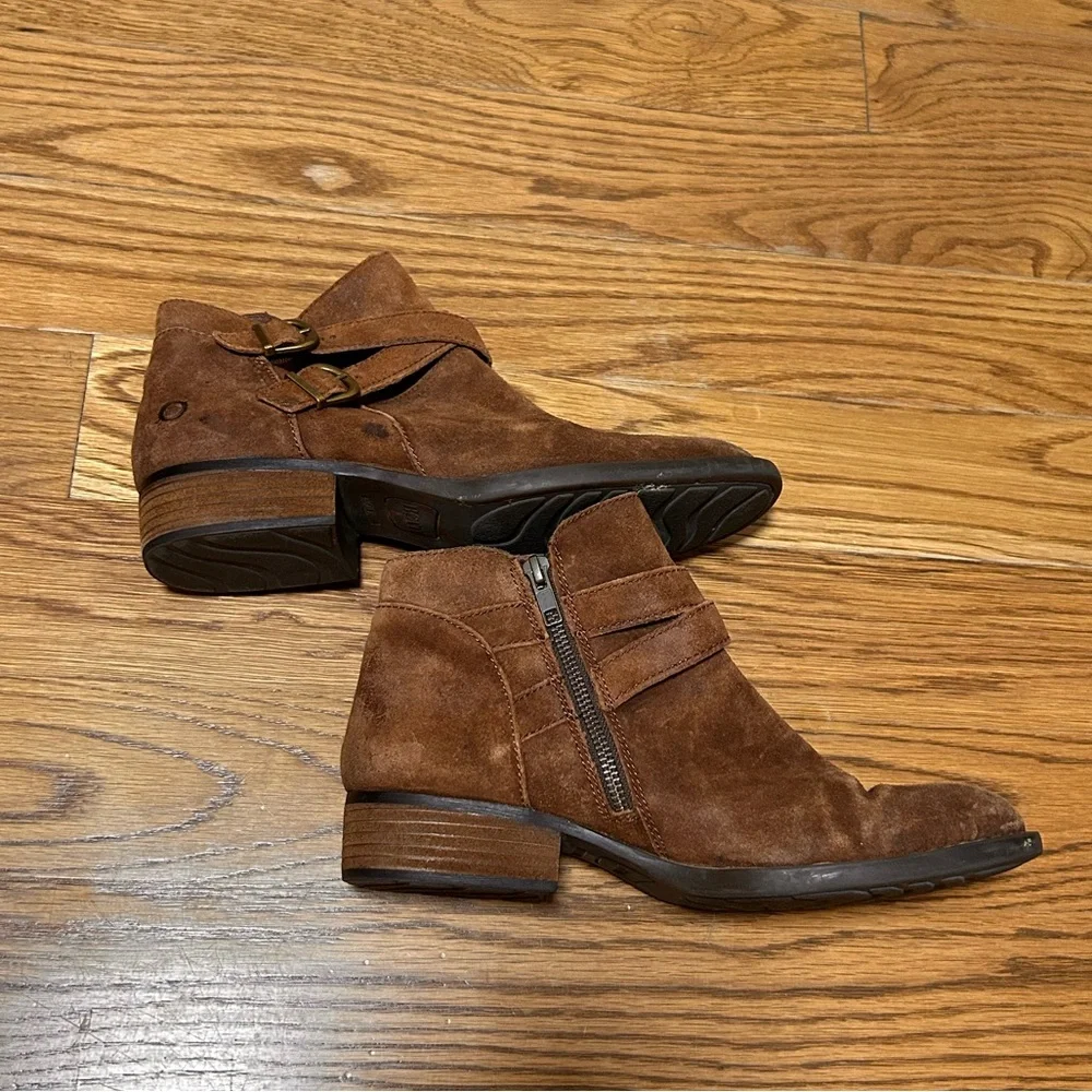 Born Brown Suede Leather‎ Ankle Boots Size 9M– Side Zip Buckle Strap Booties